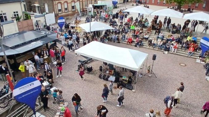 Mediathek Eltville nimmt Bücherspenden entgegen für Flohmarkt am 7. Juni