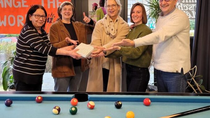 Stadtteilfest im Schelmengraben überreicht 1.752 Euro an Kinder- und Jugendtelefon Wiesbaden