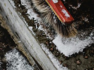 Walluf erinnert Anwohner an Pflicht zur Schneeräumung und zum Streuen